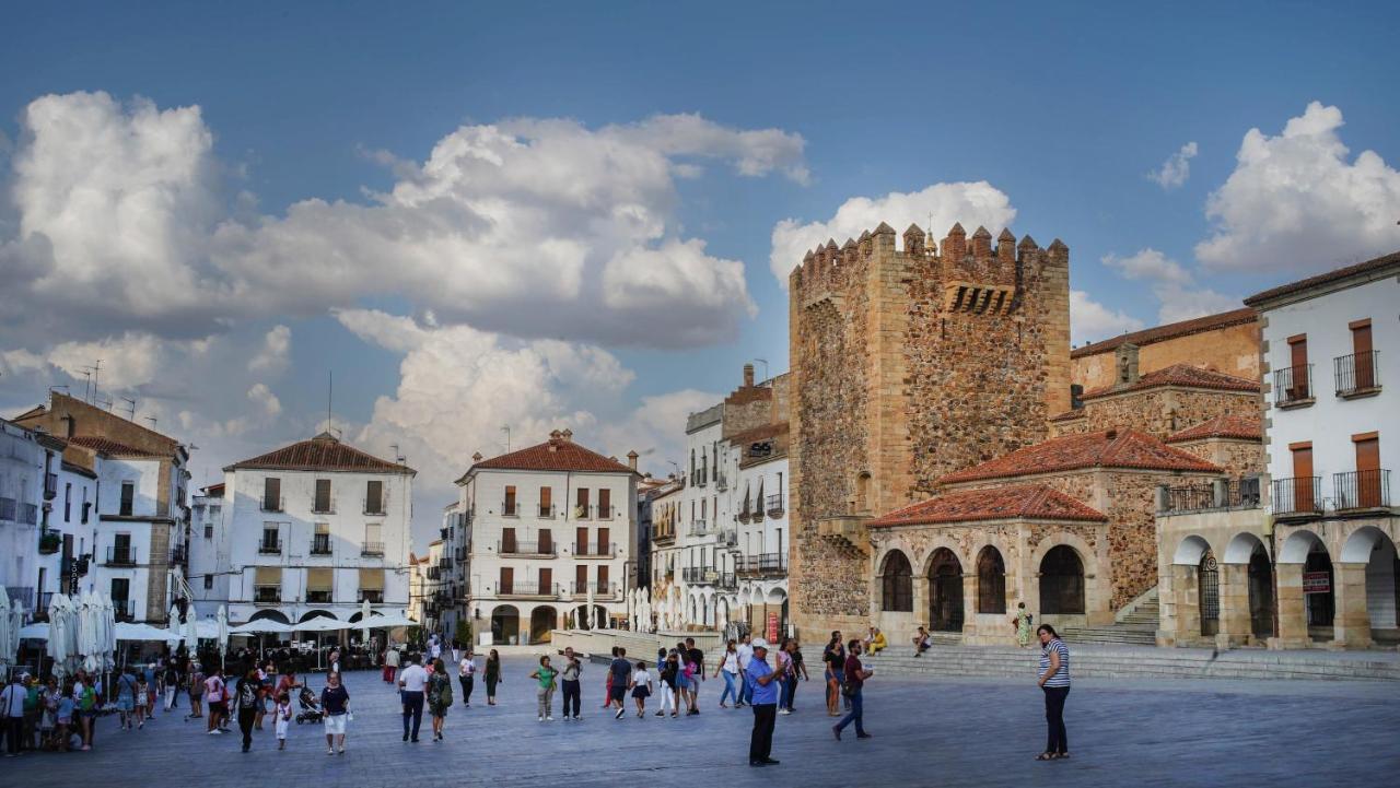 Apartamentos Soho Boutique Plaza Mayor Caceres Exterior photo