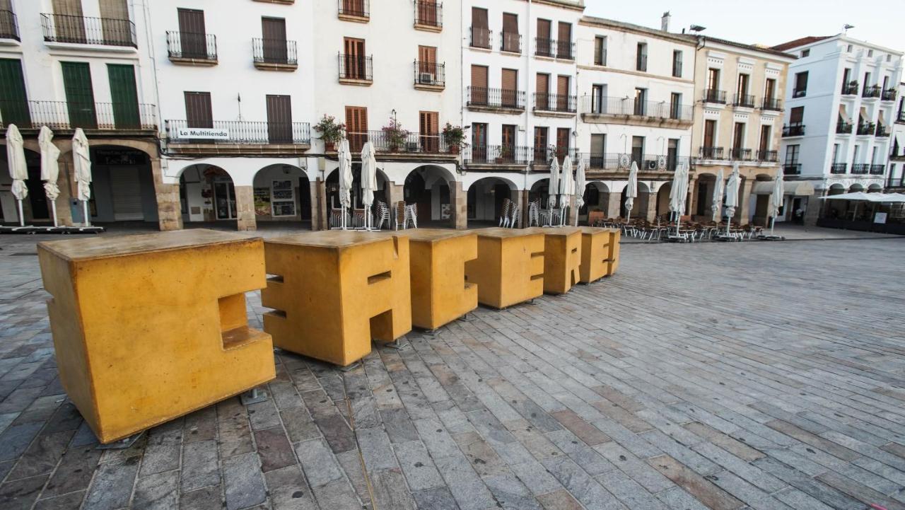 Apartamentos Soho Boutique Plaza Mayor Caceres Exterior photo